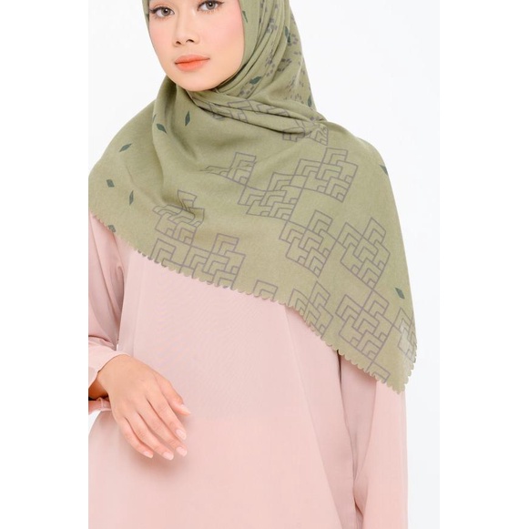 ZM Zaskia Mecca - Magelang Bone Scarf Kerudung Segi Empat