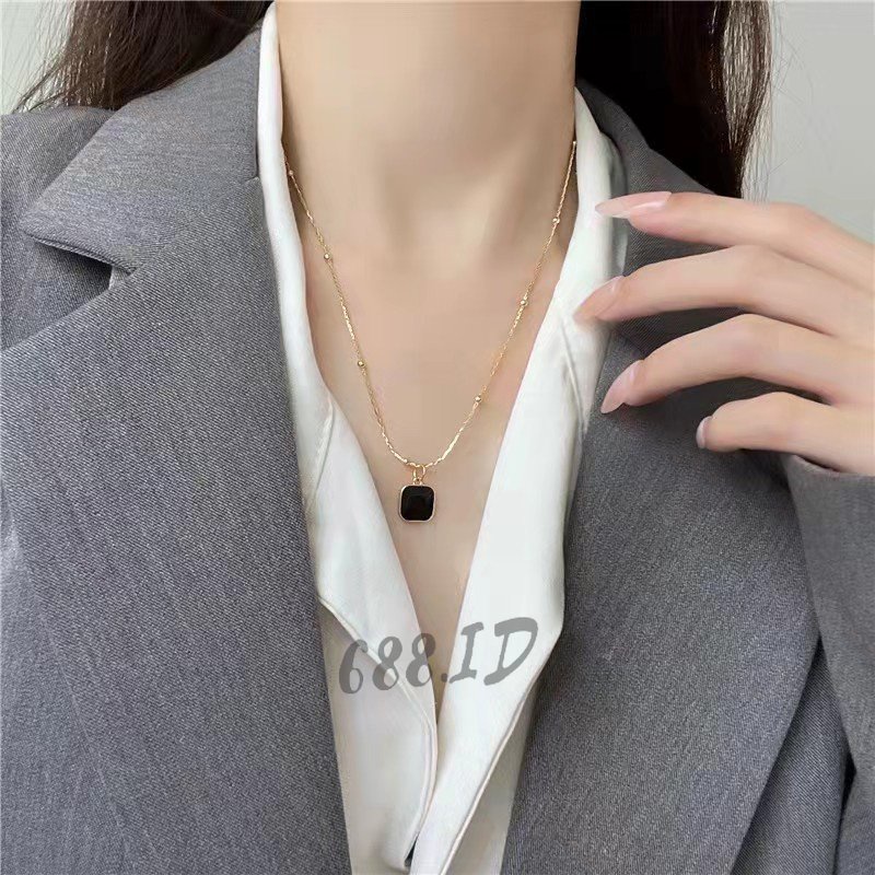 Kalung Wanita Rantai Bandul Segi Hitam Liontin Black Square Gaya Korea Impor Fashion Necklace Cewek NL 20