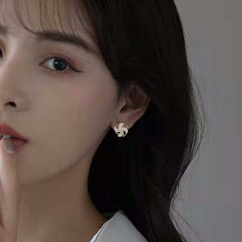 Anting Berlian Imitasi Gaya Korea