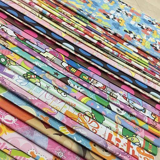 

Kertas Kado Sansan Wawa Size (63,5 x 49,5) cm