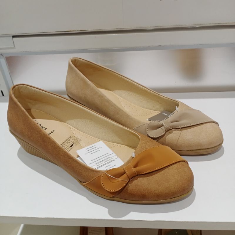 sepatu wedges St.Yves new