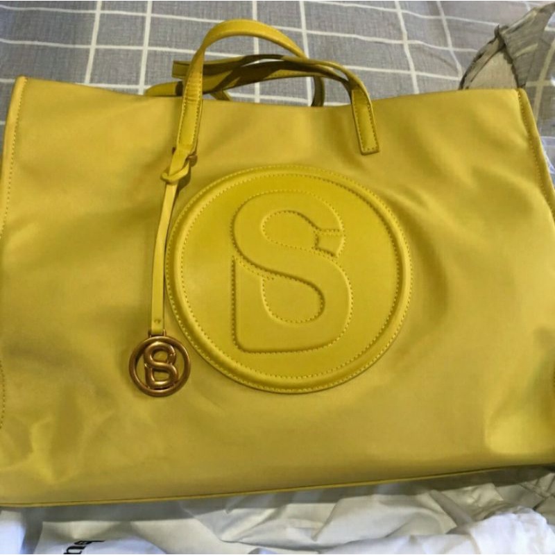 Buttonscarves Aaliya Nylon Tote Bag