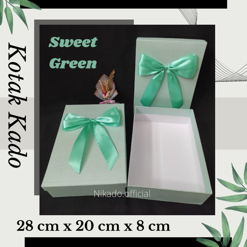 

KOTAK KADO, KOTAK HADIAH, GIFT BOX ukuran 28 cm x 20 cm x 8 cm