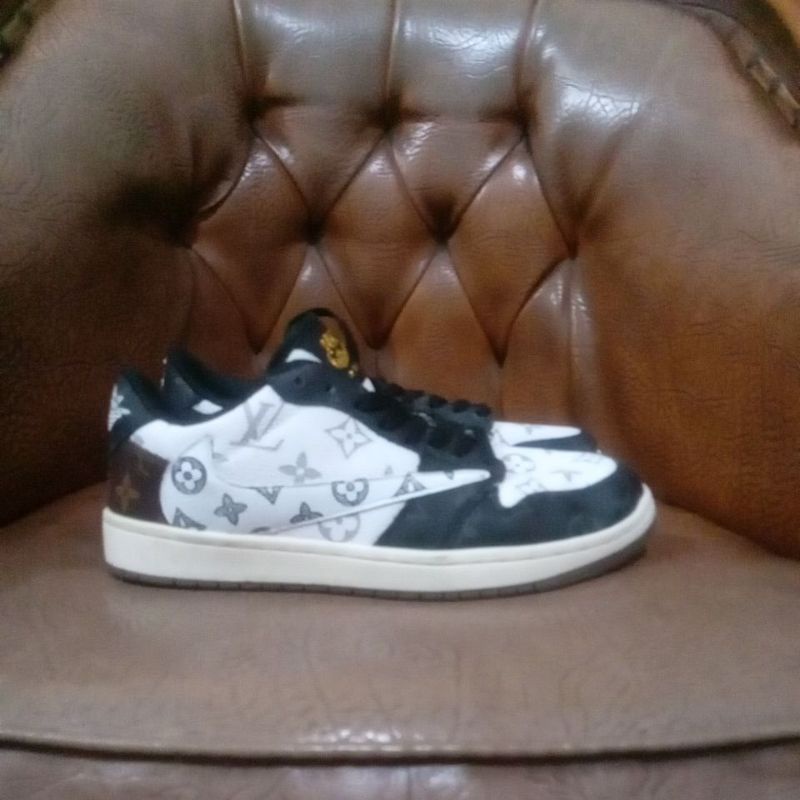 air jordan 1 travis LV