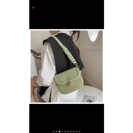 tas/preloved/pakaisekali/shoulderbag/preloved/likenew/tasmatcha/prelovedbag/shoulderbag