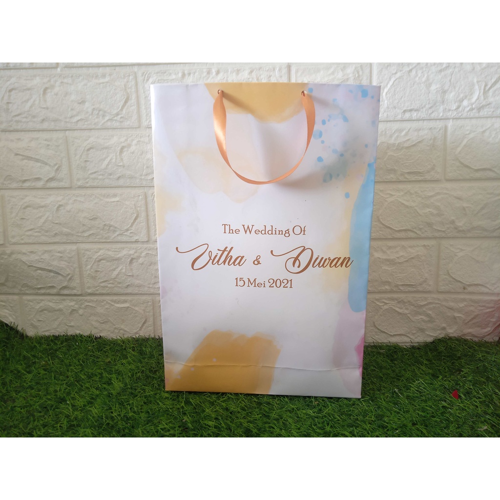 

Tas Paper Bag Custom Ukuran 23x10x30 Bisa Untuk Souvenir Acara Pernikahan Pesta