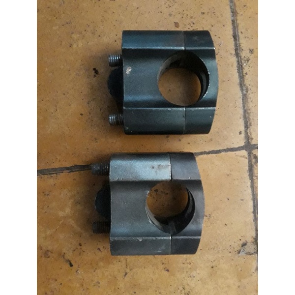 peninggi segitiga T atas  stang