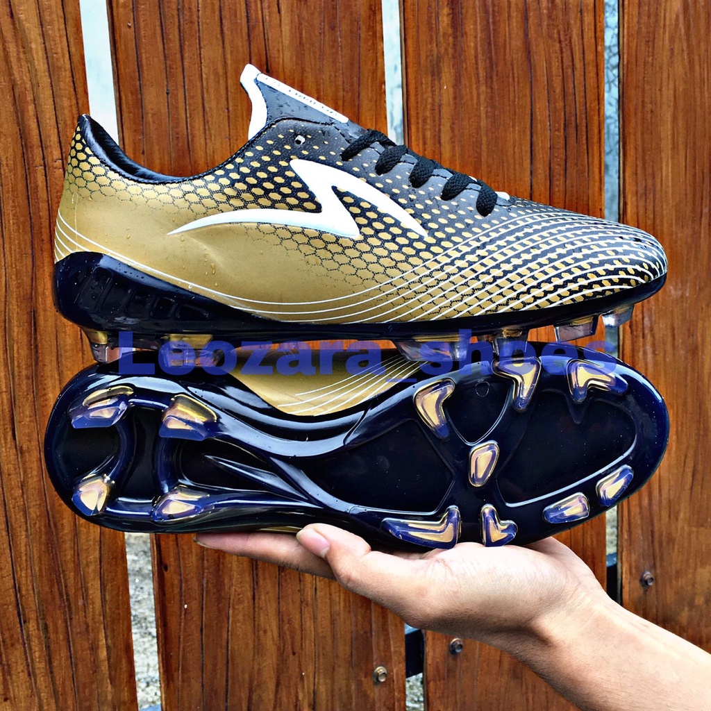 Sepatu Sepak Bola Pria Rumput Hijau Sintetis Mini Soccer Terbaru Specs Accelerator Rainbow White Blue