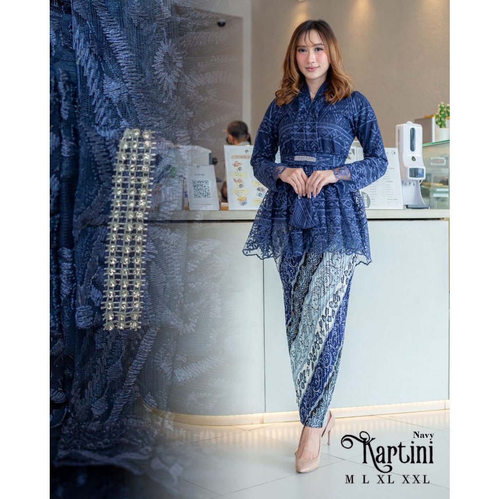 Permata Olshop / Kebaya Kartini Pendek Modern LK / Kebaya Floy Busui Modern / Kebaya Wisuda / Kebaya Kondangan / Kebaya Terbaru Modern / Kebaya Modern / Kebaya Pesta / Setelan Kebaya Floy Kartini Modern