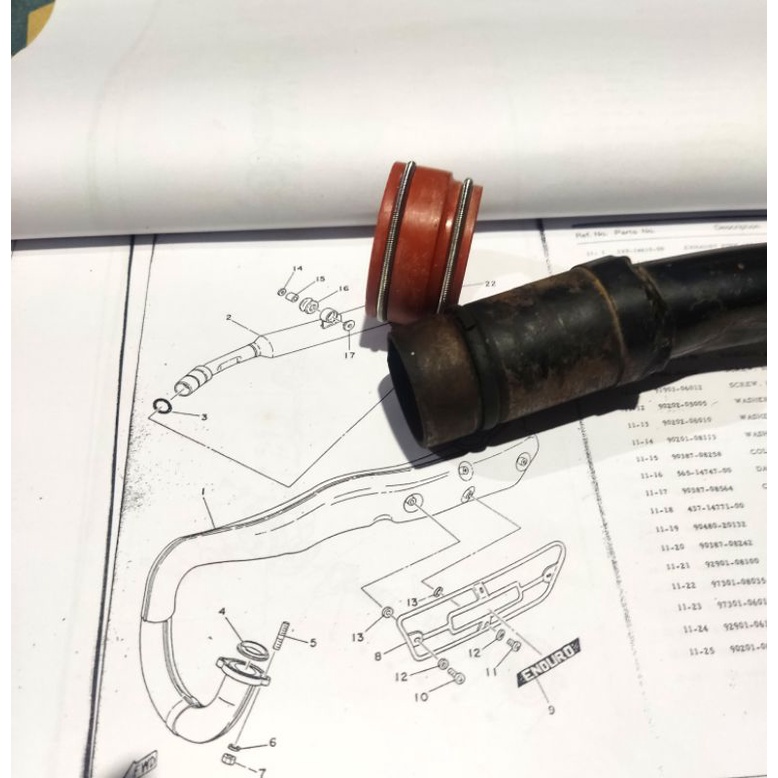 Karet Sambungan Silencer Yamaha DT100 Menuju Lambung Knalpot Agar Oli Tidak Muncrat Keluar Becek Kot