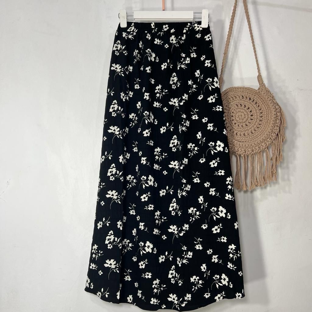 ROK SKIRT JUMBO BB 90 / ROK SPAN / ROK MIDI SKIRT MAXI A LINE SKIRT PATTERN KOREAN STYLE MOTIF BUNGA / FLORAL FLORA GARDENIA SYAKILLA TARTAN SKIRT / MIDI SKIRT / ROK A LINE / ROK TARTAN SPAN / ROK BUNGA / ROK MAXI