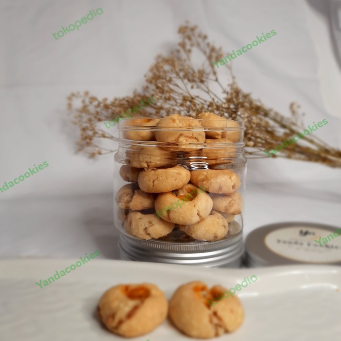 

Kue Kacang Bawang Goreng