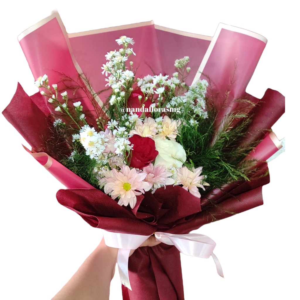 Hand Bouquet / Buket Bunga / Bunga Asli / Hadiah / Wisuda / Flower Bouquet