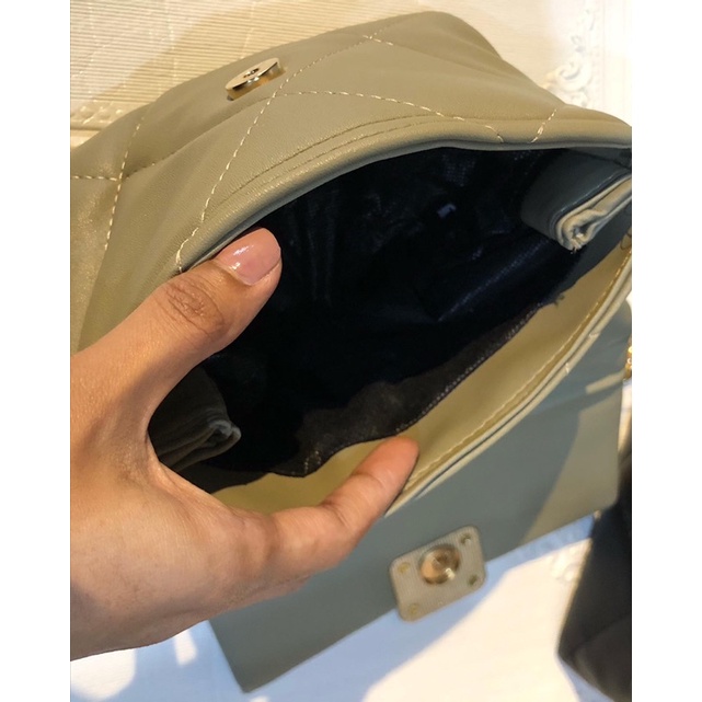 MINHO LEATHER / AQILLA BAGS / TAS SLEMPANG