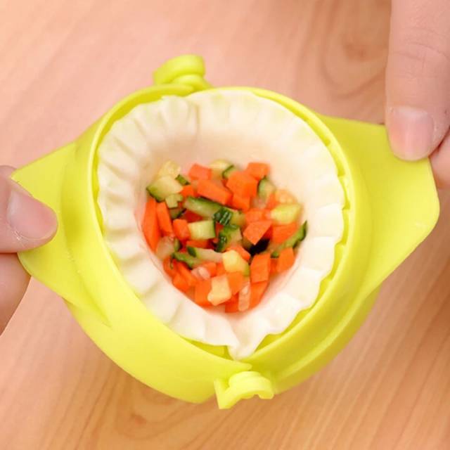 Serbagrosirmurah ISI 3 PCS Cetakan Pastel Dumpling Mold AlatBantu Membuat Gyosa Pangsit Maker