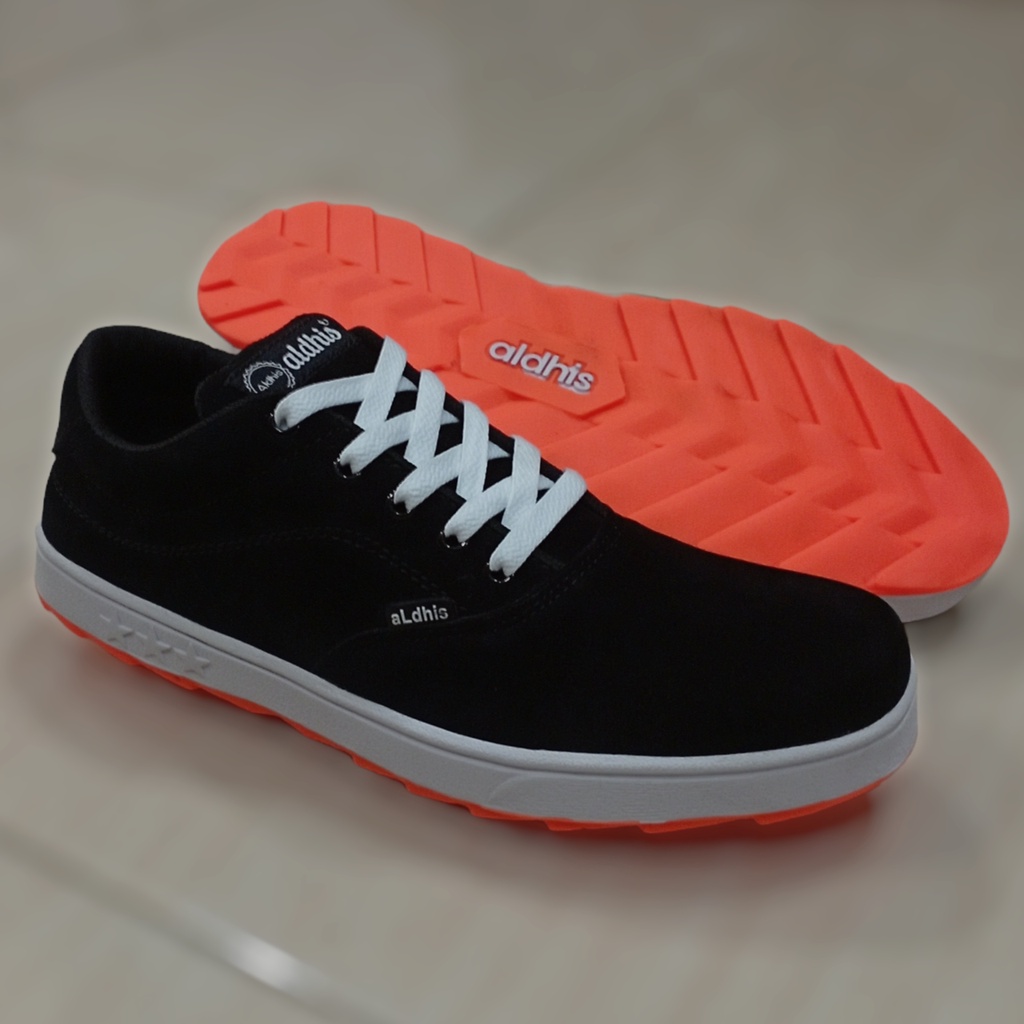 Sepatu Pria Aldhis OR10 Hitam Low Black Original Lokal Sneakers Cowok Keren Terbaru Buat Gaya Santai Jalan