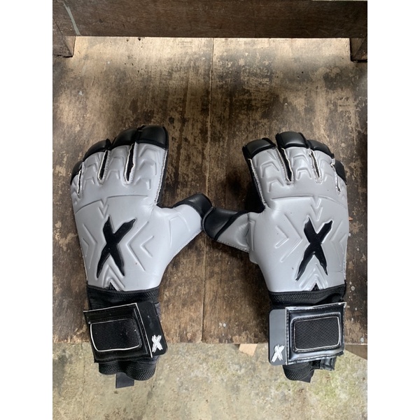 Gloves X Goalkeeper