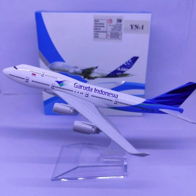 Miniatur Pesawat Garuda Indonesia - Diecast Pesawat Boeing 777 300Er