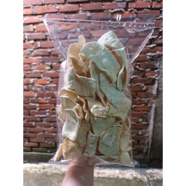 

KERUPUK SOLONDOK ORIGINAL ASIN DAUN JERUK 200 GRAM