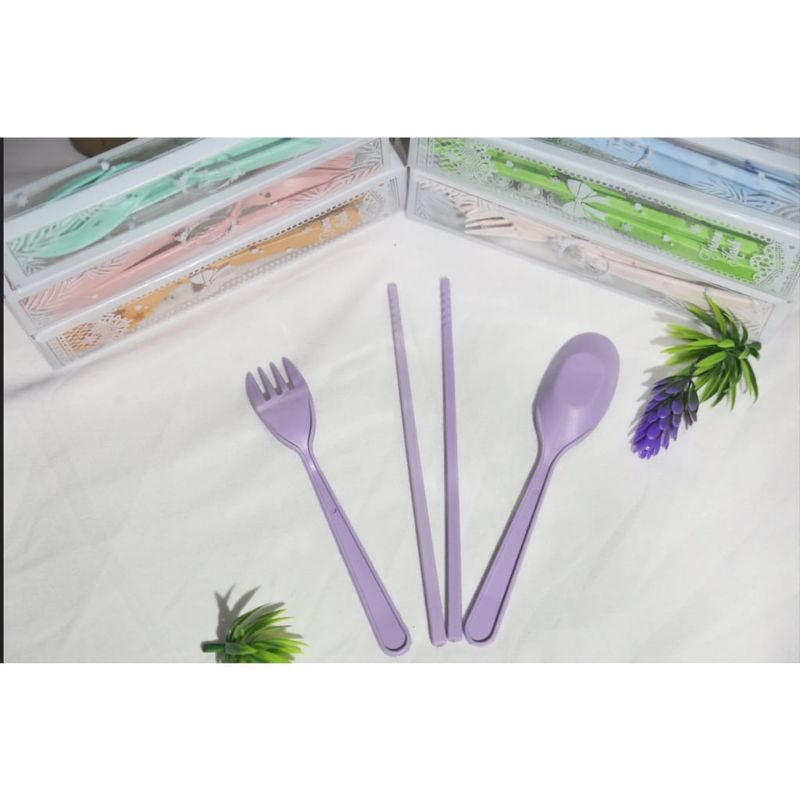 SOUVENIR TRAVEL SET LOKAL KEMASAN MIKA MOTIF SENDOK GARPU SUMPIT