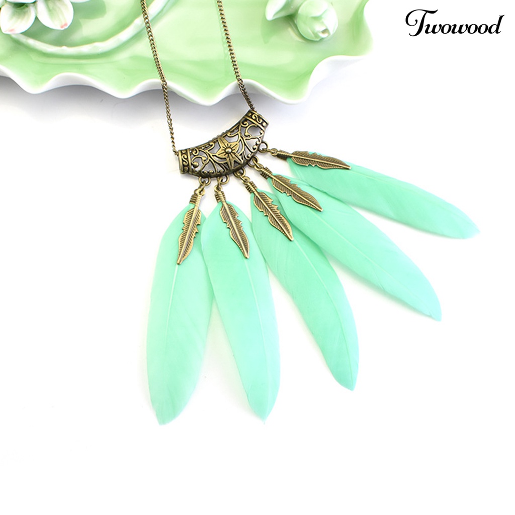 Kalung Rantai Desain Daun Bulu Bahan Alloy Gaya Bohemian Vintage Untuk Wanita