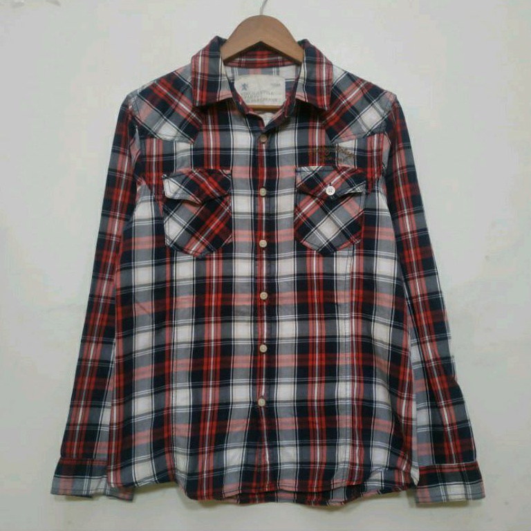 Kemeja Vintage Style Nearby