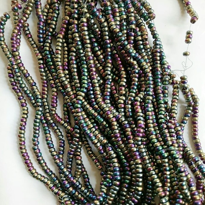 Manik-manik renteng plastik bulat pelangi 3mm (isi 135)