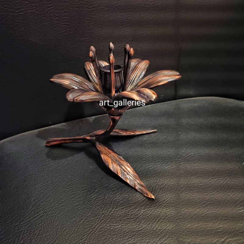 TEMPAT LILIN KUNINGAN MOTIF BUNGA TERATAI