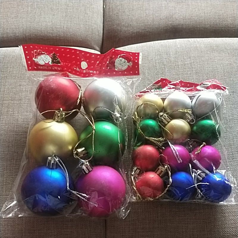aksesoris bola natal warna warni