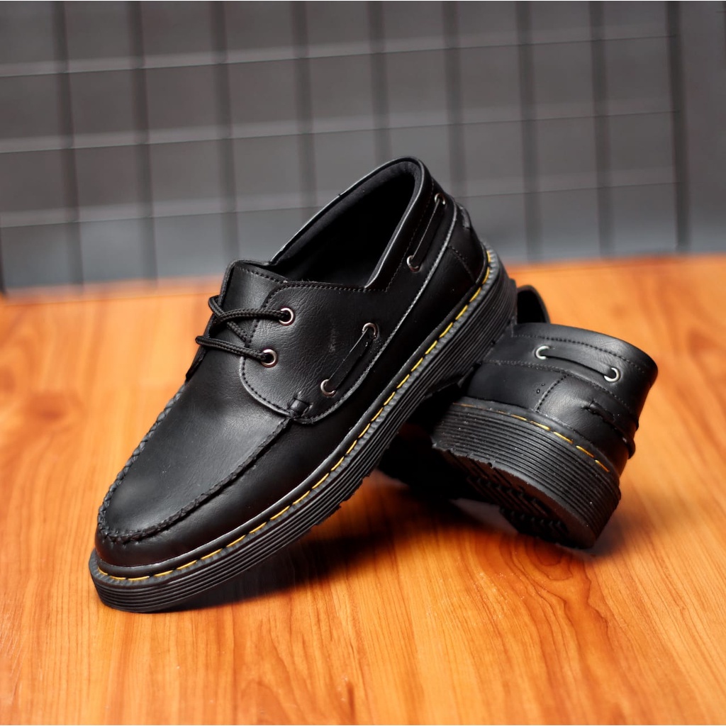 TURNER Sepatu Formal Pria Kulit Sintetis Casual Modern Pantofel Hitam Kerja Kantor Kuliah