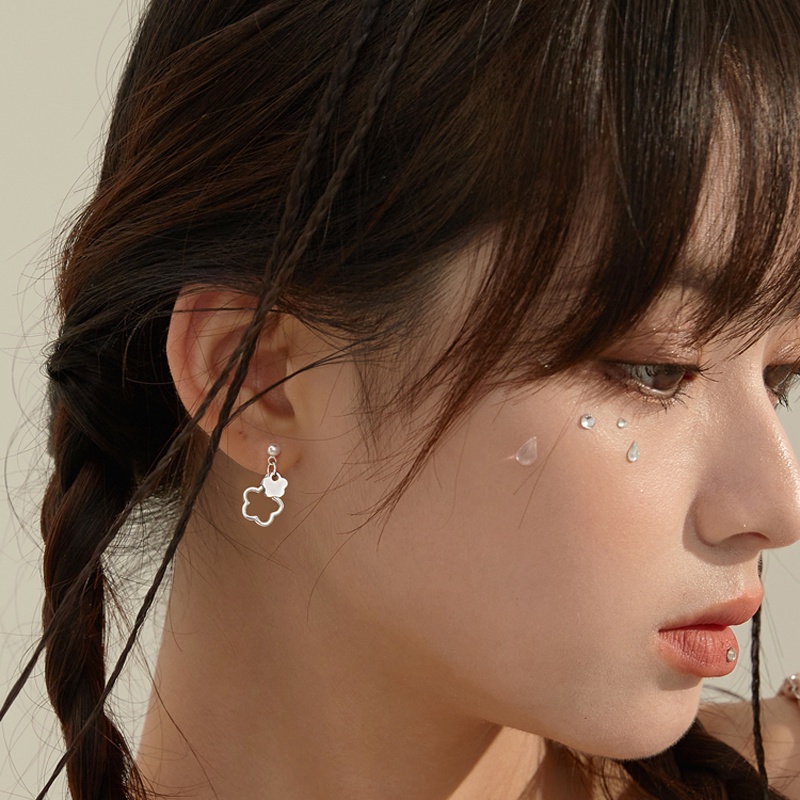 1 Pasang Anting Stud S925 Silver Model Bunga Dan Awan Hollow Gaya Korea Untuk Wanita