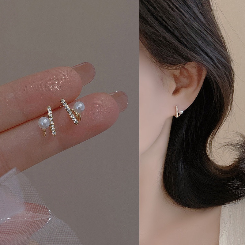 Anting Stud Hias Mutiara Kristal Berlian Fashion Gaya Korea Untuk Wanita Earrings