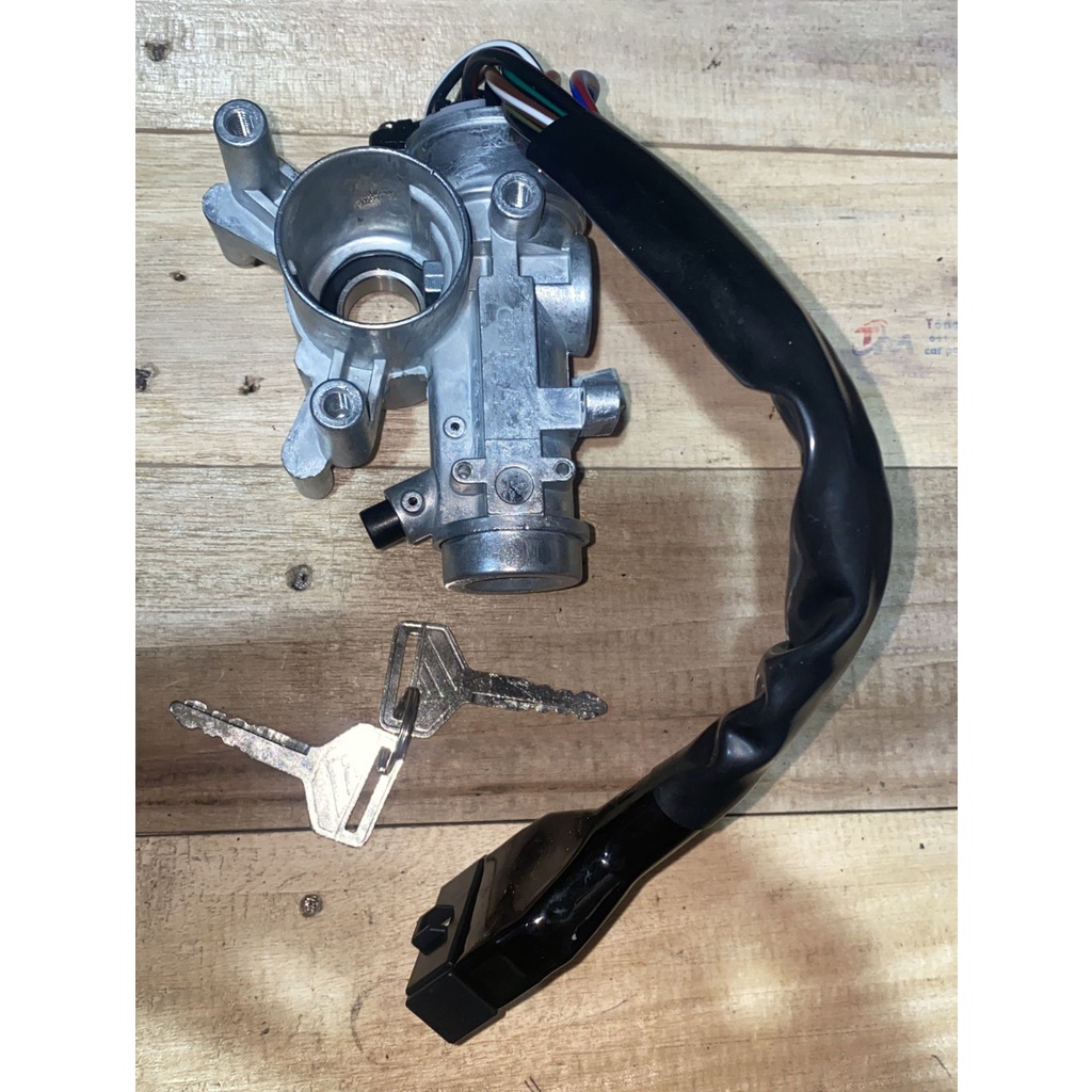 Kunci kontak Kijang super Grand