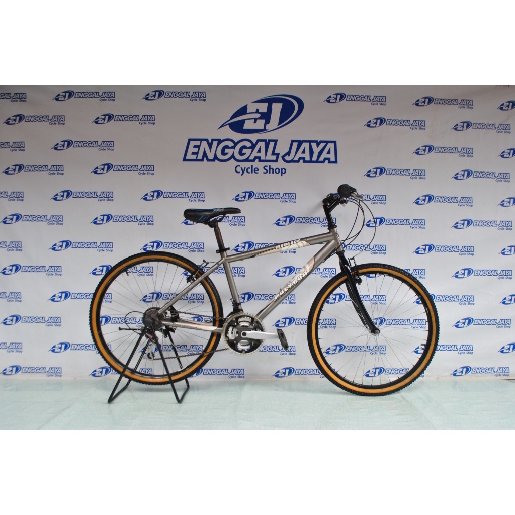 Sepeda Gunung MTB Polygon Monarch 26 Inch