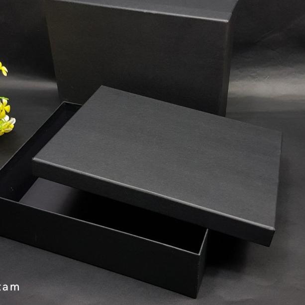 

BOX SOUVENIR TAHLILAN ukuran 29 cm x 22 cm x 8 cm - Hitam