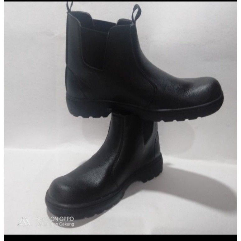 sepatu safety boot slip on shoes