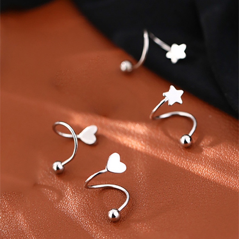 Anting Stud Bentuk Bintang Hati Bahan Logam Warna Silver Gaya Vintage Korea Untuk Wanita