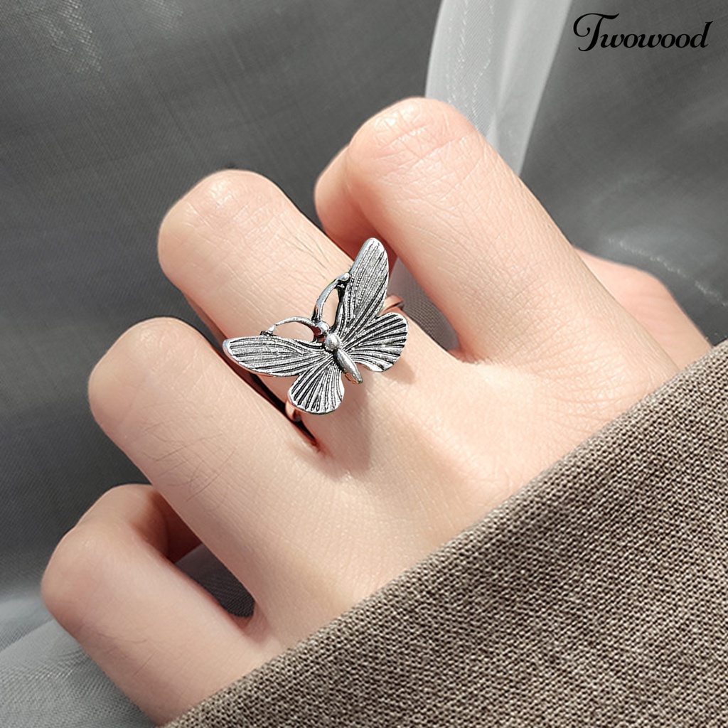 Cincin Bentuk Tengkorak Warna Silver Gaya Retro Eropa Untuk Wanita