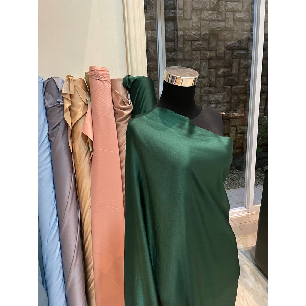 Bahan Satin Maxmara Silk Lux Premium Meteran Mewah Warna Hijau Botol Forest Green