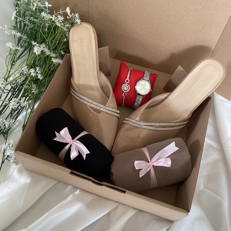 Hampers Giftbox Heels Wanita Kado Hadiah Ulangtahun Wisuda Anniversary