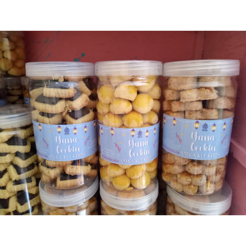 

PAKET 3 KUE(NASTAR,KUEKACANG,STIKCOKLAT)