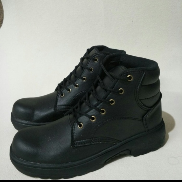 sepatu safety cocok untuk kerja dan bergaya