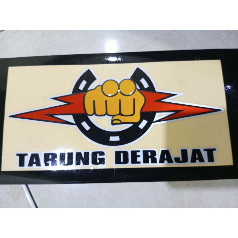 STICKER TARUNG DERAJAT