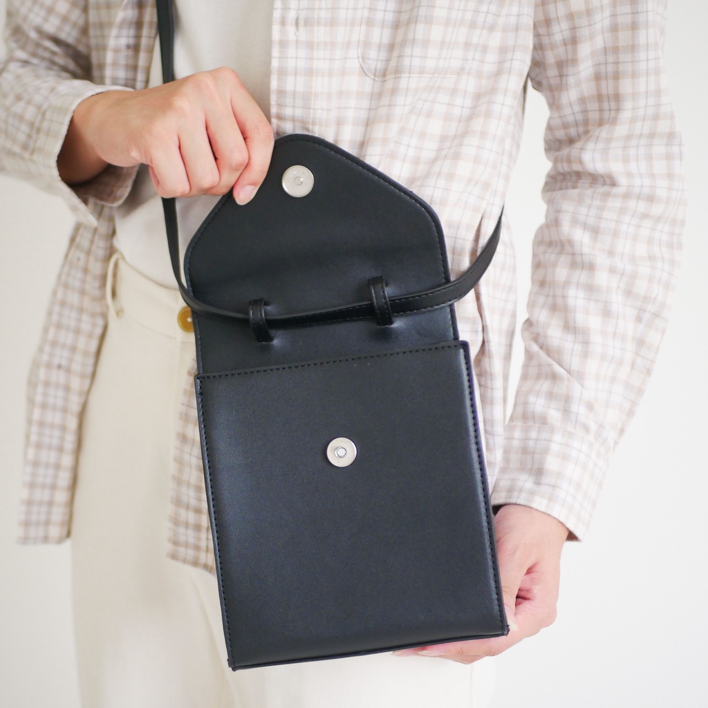 Squared Envelope Sling Bag