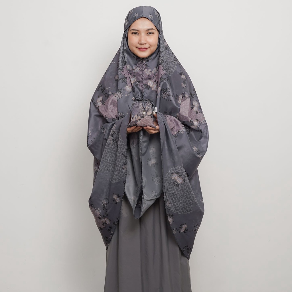 ALIF MUKENA MINI MOTIF PARASUT PREMIUM KOREA TRAVEL - CAMELIA IN ULTIMATE GREY ( MKN-202 )