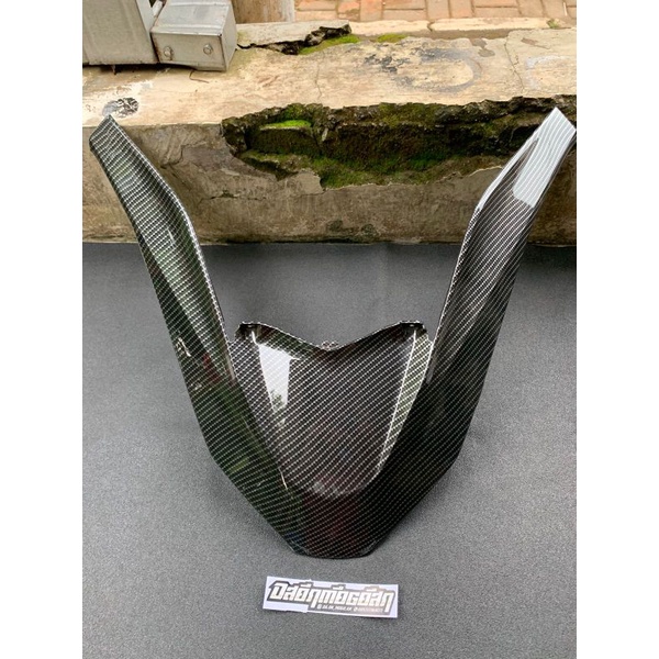 tameng depan tutup dasi v karbon PCX 160 Carbon original HONDA