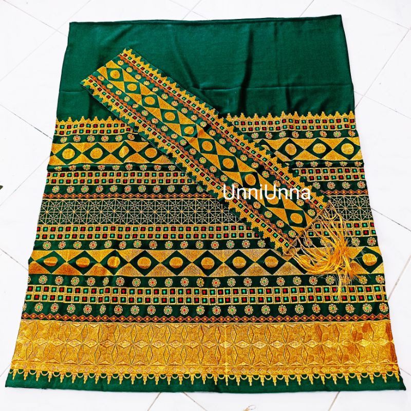 Tapis Bordir Keliling 3 Tingkat Kain Hijau Etnik Set Sarung dan Selendang Songket Pesta dan Wisuda K