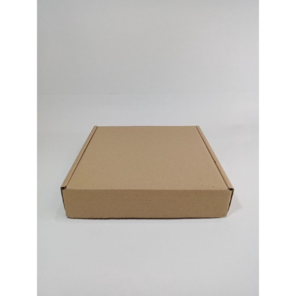 

BOX / KOTAK / KARDUS 22x22x4.5 cm Polos / Die Cut/ Box Hampers/ Box Gift (10 PCS)