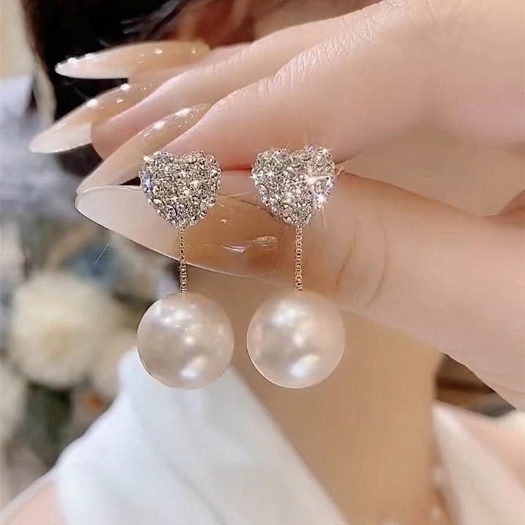 Anting Stud Kristal Mutiara Bentuk Hati Warna Emas Dapat Dilepas Untuk Wanita