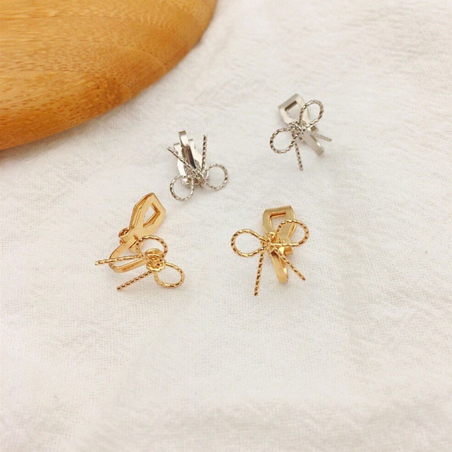 Anting Klip Tanpa Tindik Bentuk Pita Warna Emas / Silver Untuk Wanita